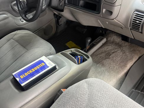 Used 1995 Chevrolet Tahoe 4WD 2-Door image 9