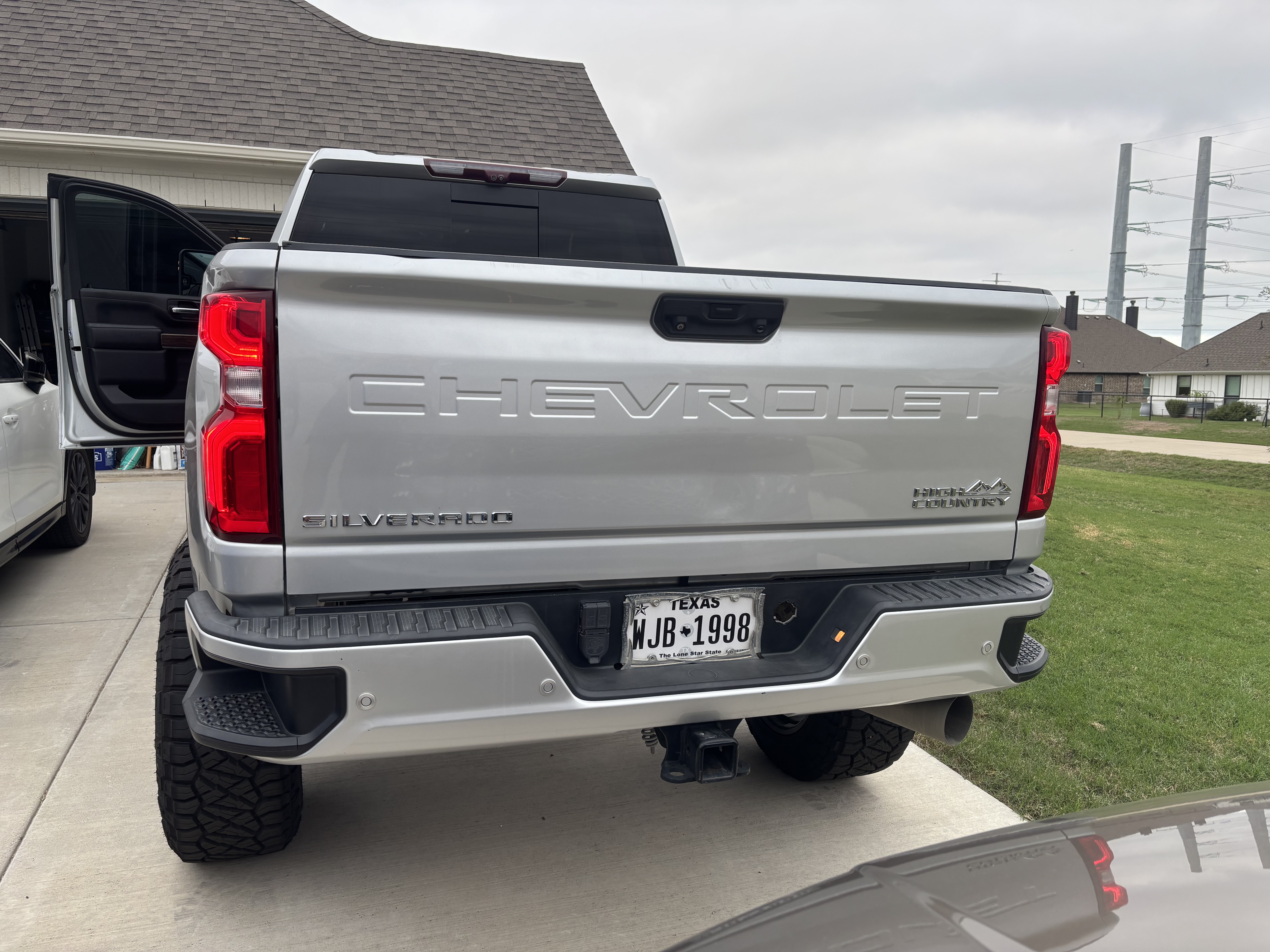Used 2021 Chevrolet Silverado 2500 High Country w/ Z71 Off-Road Package AWD/4WD image 6