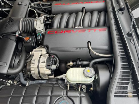 Used 2000 Chevrolet Corvette Coupe image 13