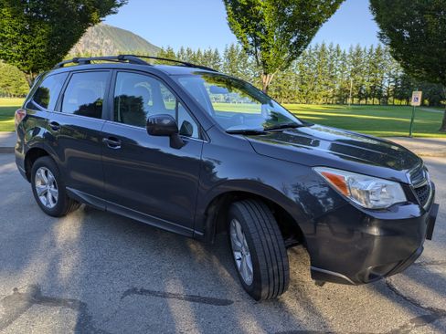 Used 2014 Subaru Forester 2.5i Limited AWD/4WD image 1