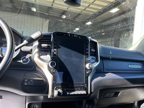 Used 2024 RAM 2500 Laramie image 16