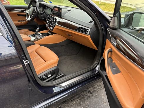 Used 2018 BMW 540i image 16