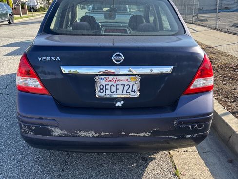 Used 2011 Nissan Versa 1.8 S w/ Plus Pkg image 5