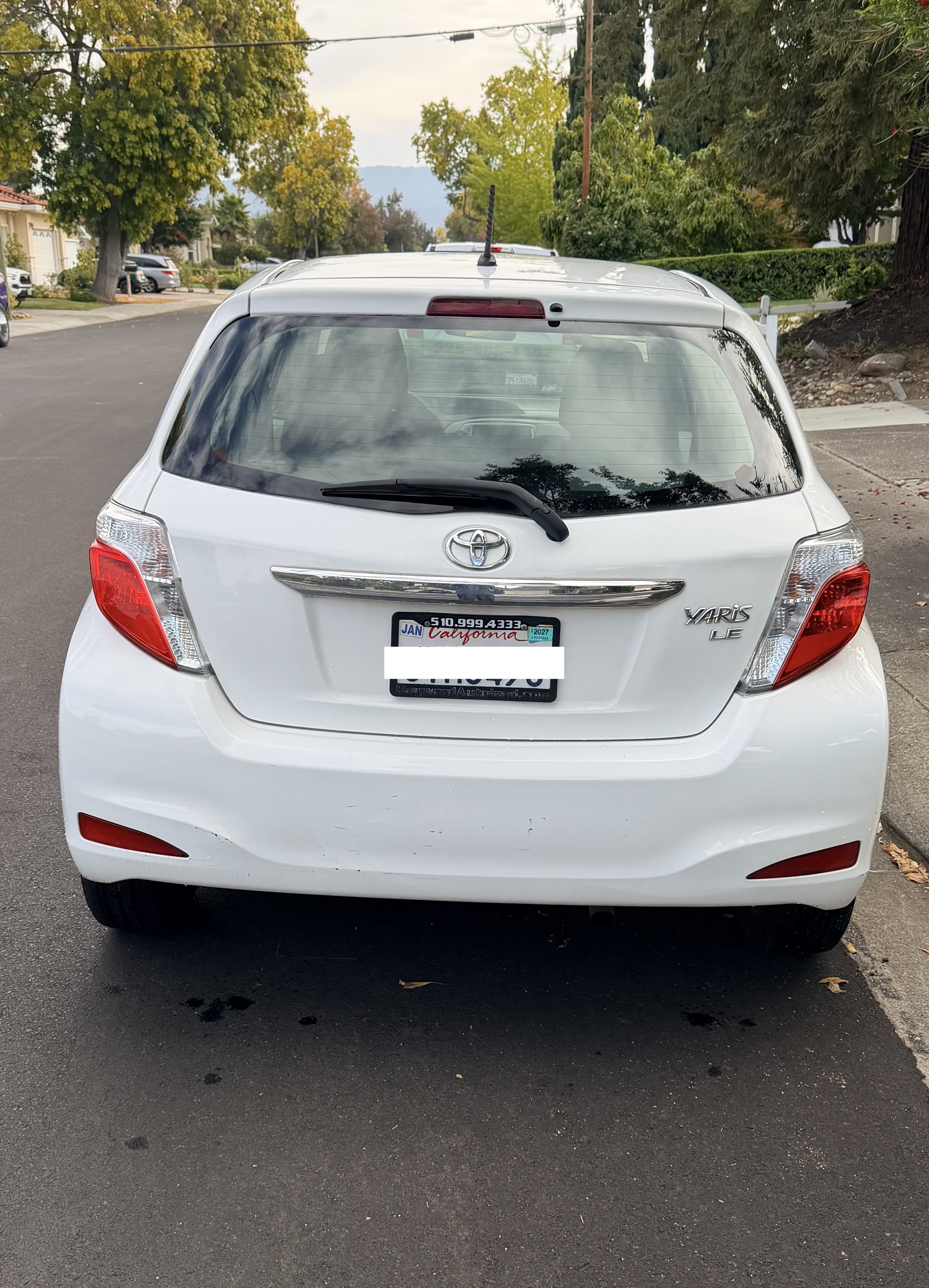 Used 2013 Toyota Yaris LE FWD image 1