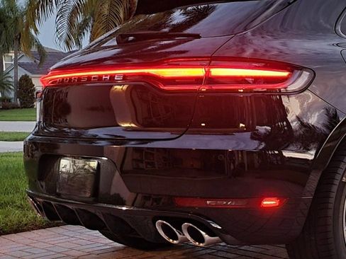 Used 2024 Porsche Macan image 12
