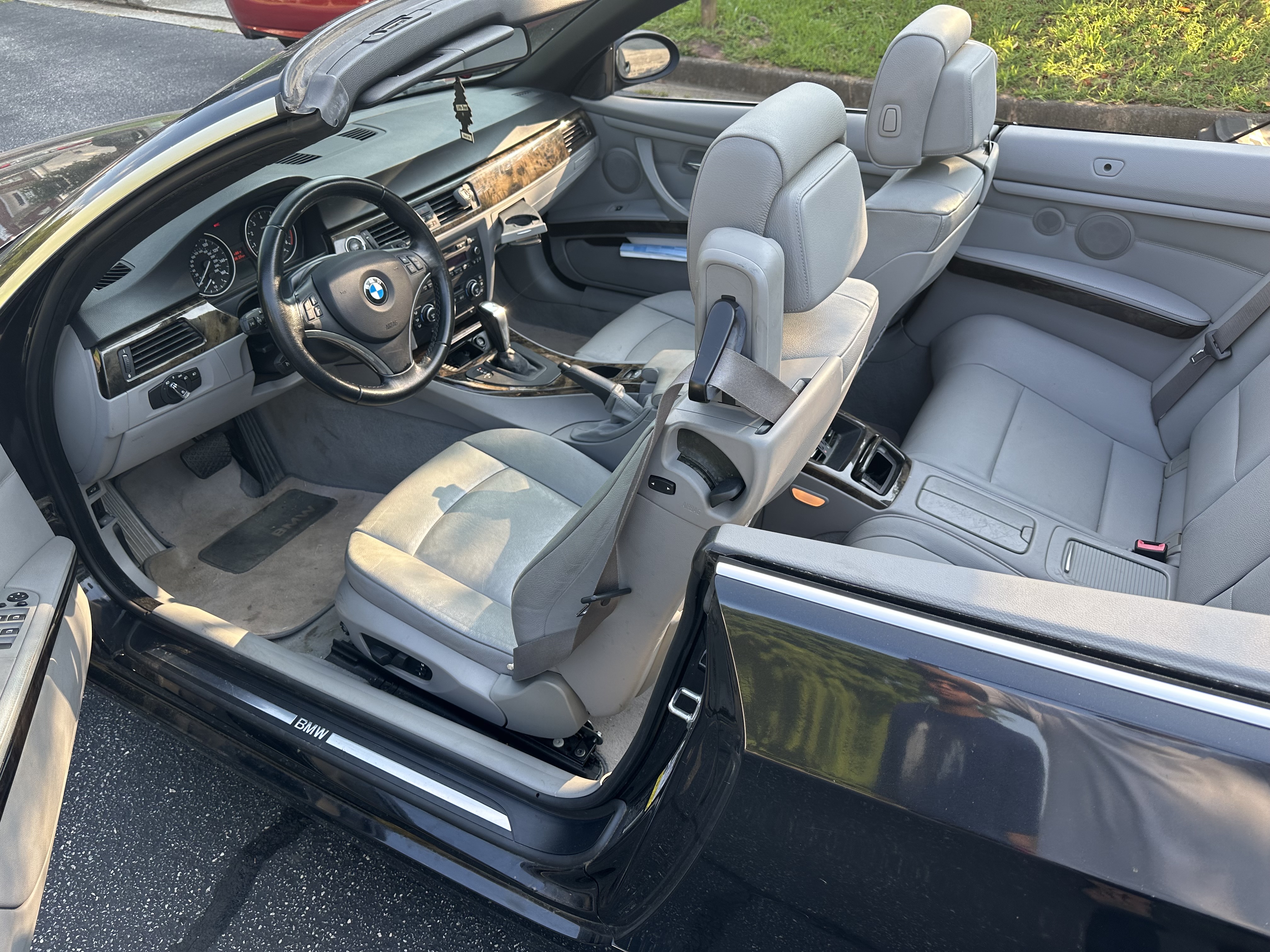 Used 2009 BMW 328i Convertible RWD image 4