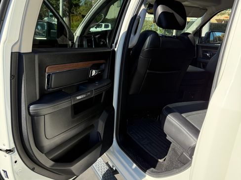 Used 2016 RAM 1500 Laramie w/ Convenience Group image 11