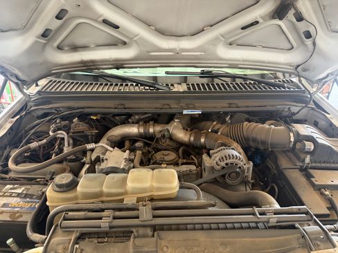 Used 1999 Ford F550 176 WB image 12