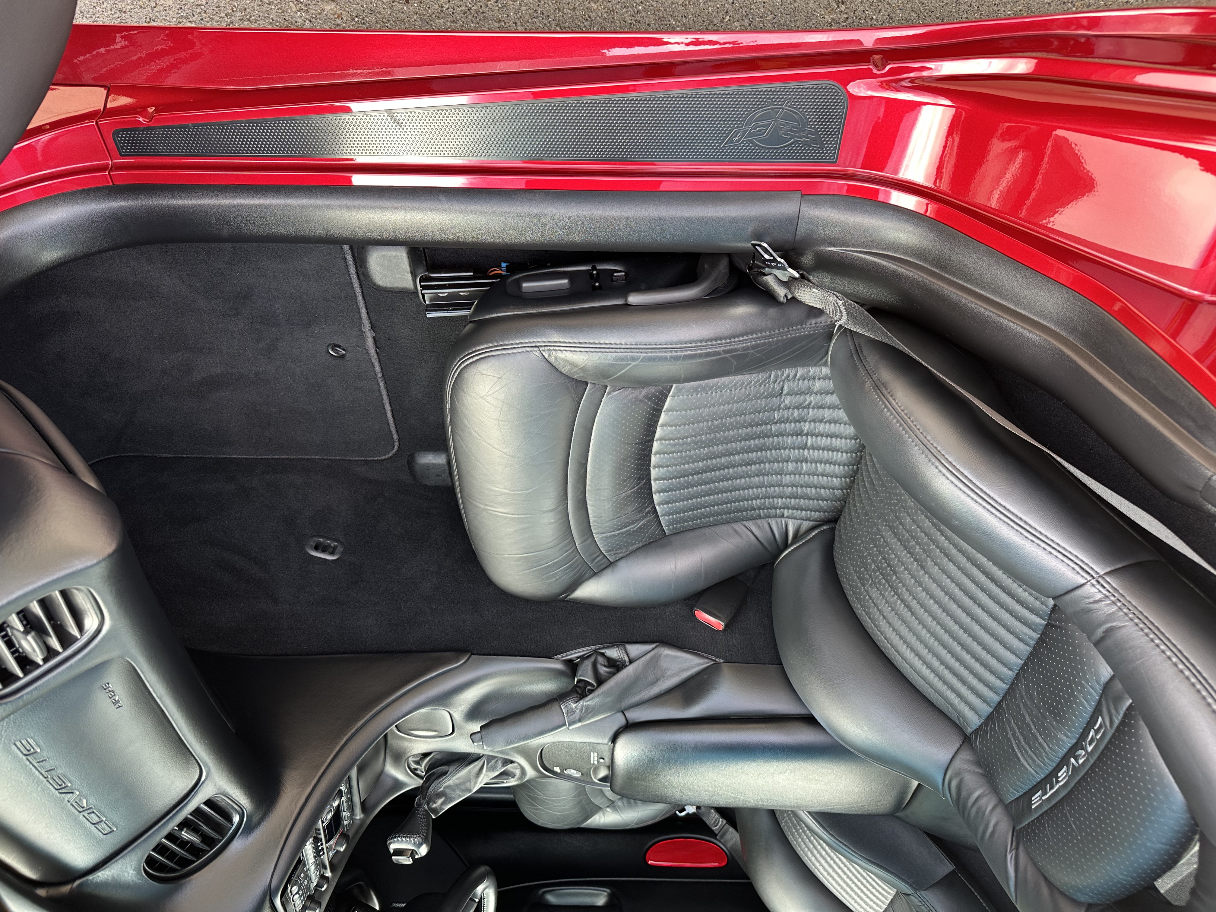 Used 2000 Chevrolet Corvette Coupe w/ Memory Pkg RWD image 23