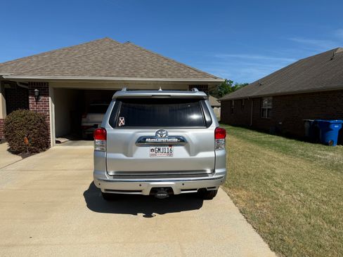 Used 2013 Toyota 4Runner SR5 w/ Convenience Pkg image 8