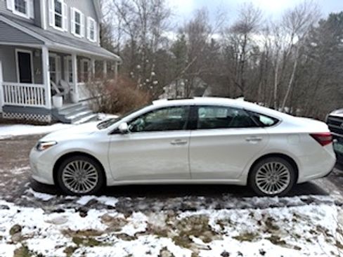 Used 2016 Toyota Avalon Limited image 1
