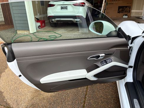 Used 2015 Porsche Cayman S image 21