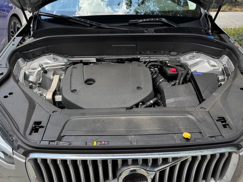 Used 2025 Volvo XC90 B6 Plus AWD/4WD image 11