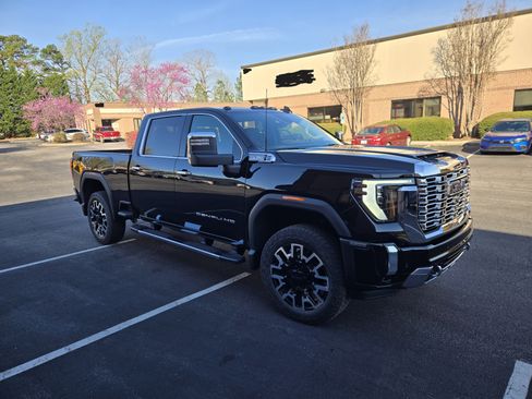 Used 2026 GMC Sierra 2500 Denali w/ Technology Package image 18