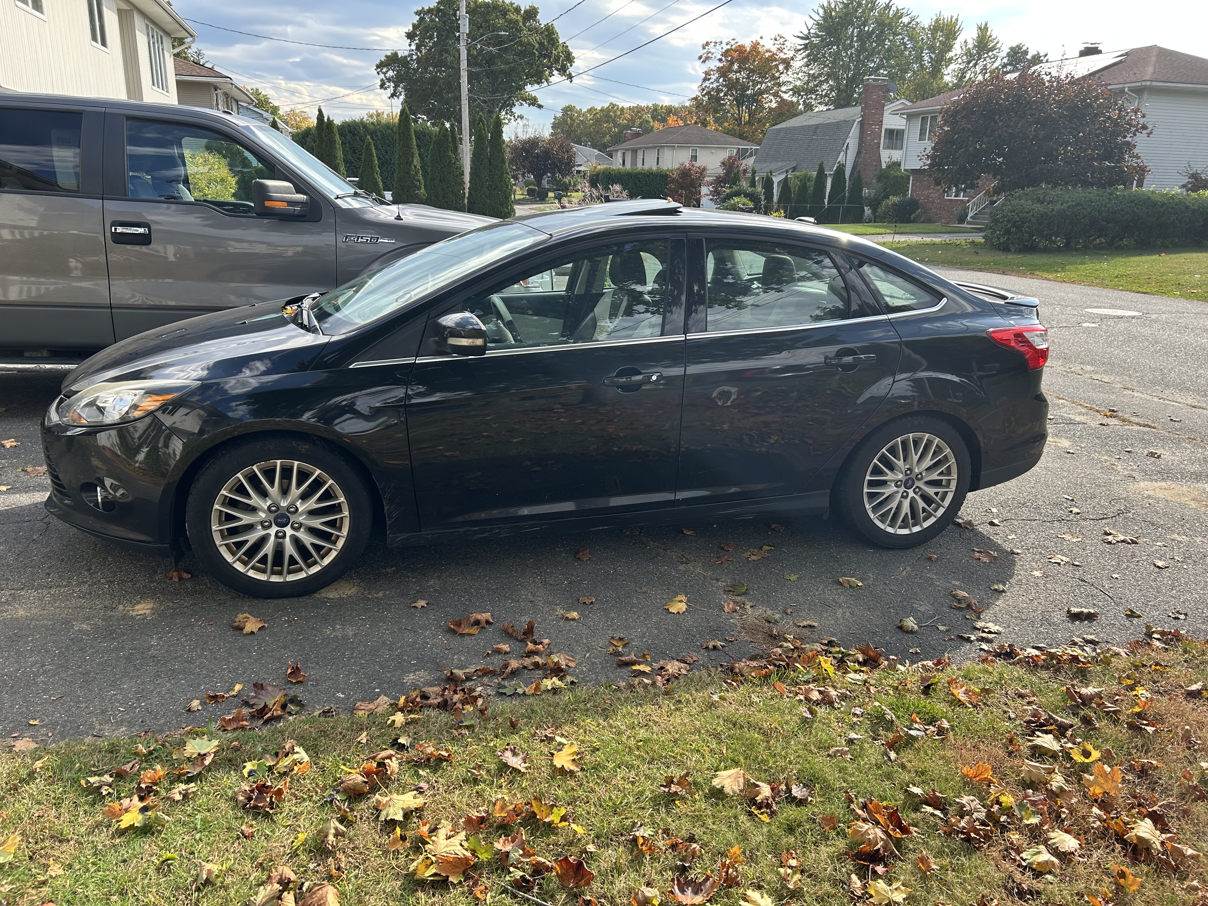 Used 2014 Ford Focus Titanium FWD image 1