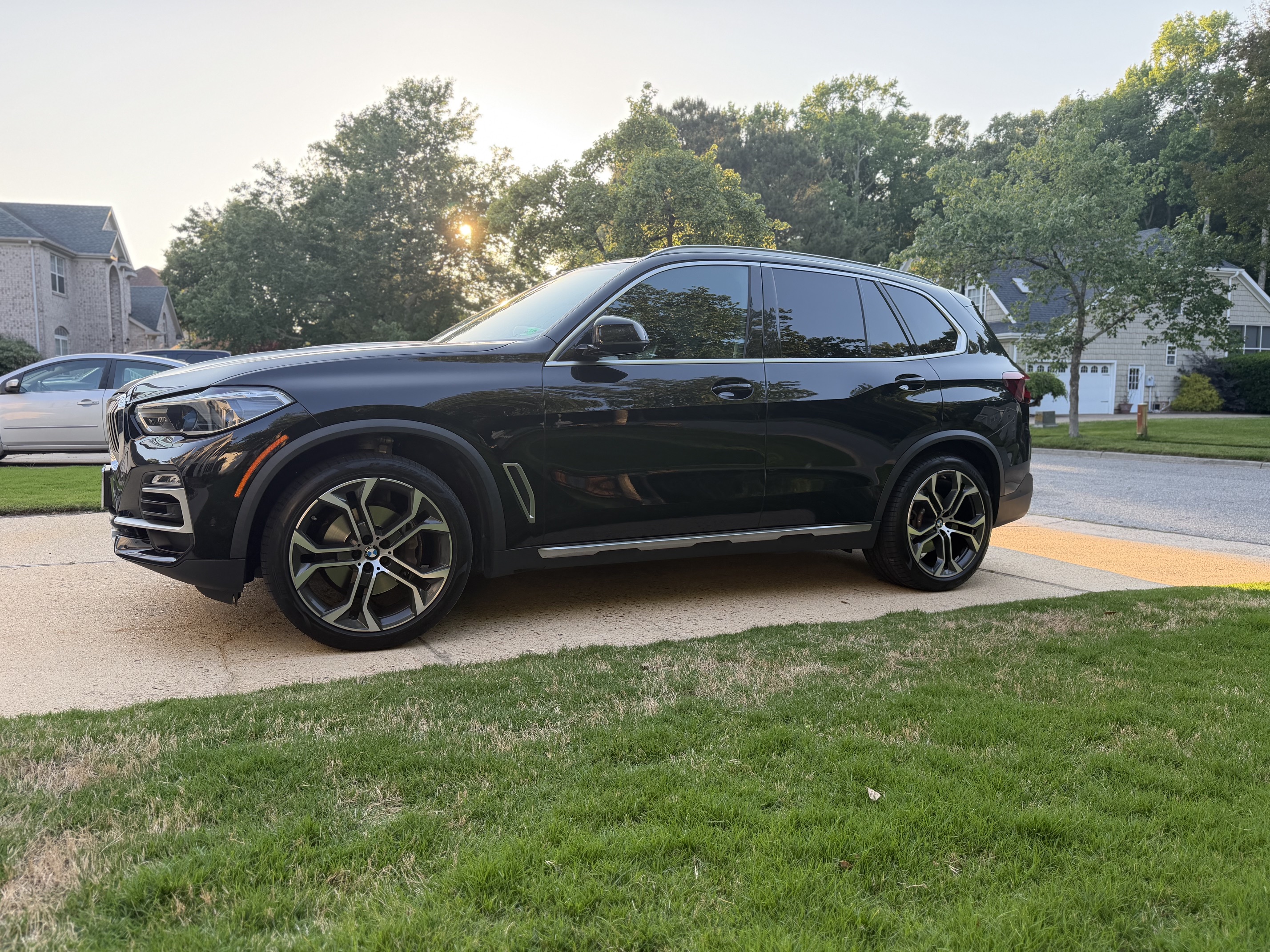 Used 2021 BMW X5 xDrive40i w/ Executive Package AWD/4WD image 16