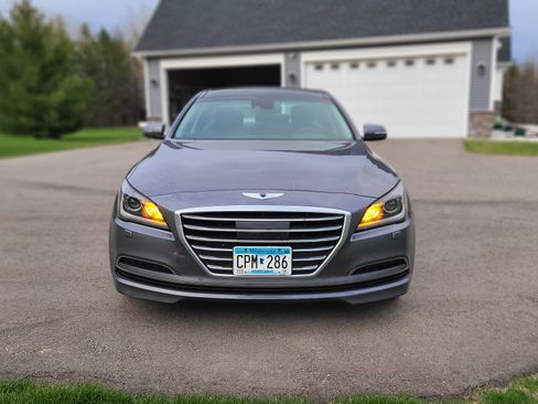 Used 2015 Hyundai Genesis 3.8 w/ Option Group 03 image 2