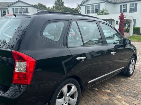 Used 2007 Kia Rondo EX w/ Premium Pkg image 4