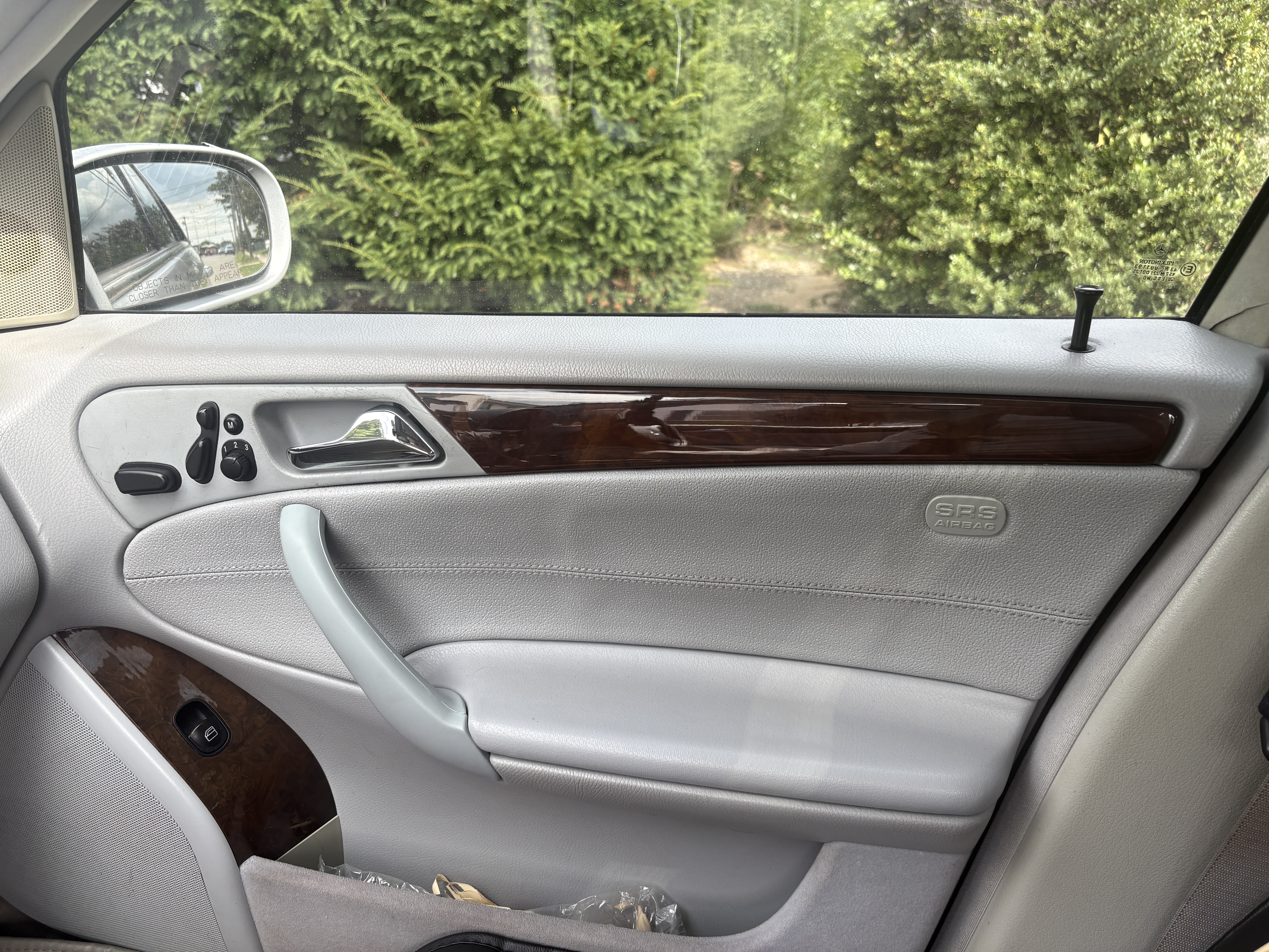 Used 2001 Mercedes-Benz C 320 Sedan image 8