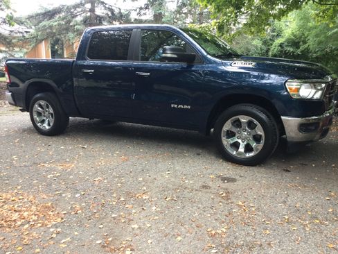 Used 2020 RAM 1500 Big Horn AWD/4WD image 9