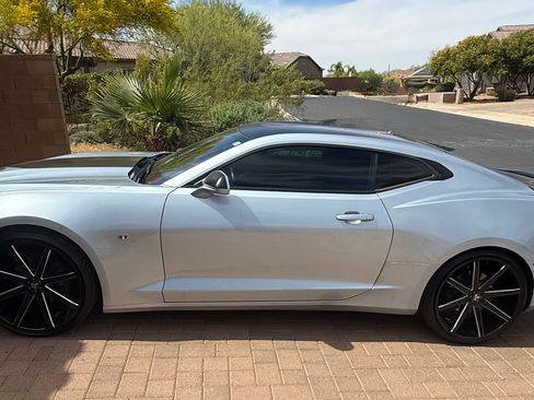 Used 2017 Chevrolet Camaro LT image 1