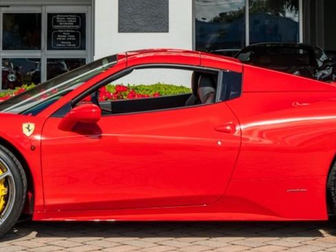 Used 2015 Ferrari 458 Spider image 4
