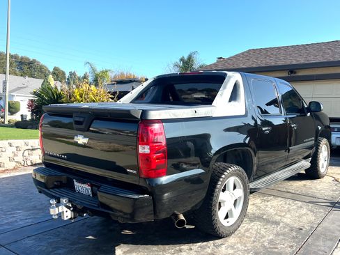 Used 2007 Chevrolet Avalanche LT w/ LT Preferred Equipment Group image 4