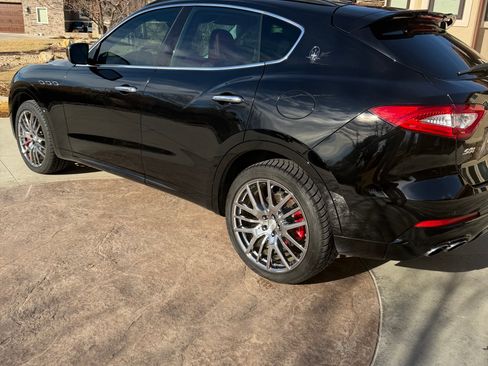 Used 2017 Maserati Levante S image 2