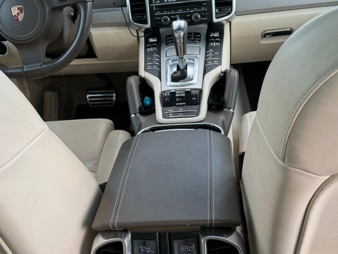 Used 2012 Porsche Cayenne S image 16