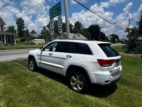 Used 2013 Jeep Grand Cherokee Limited AWD/4WD image 4