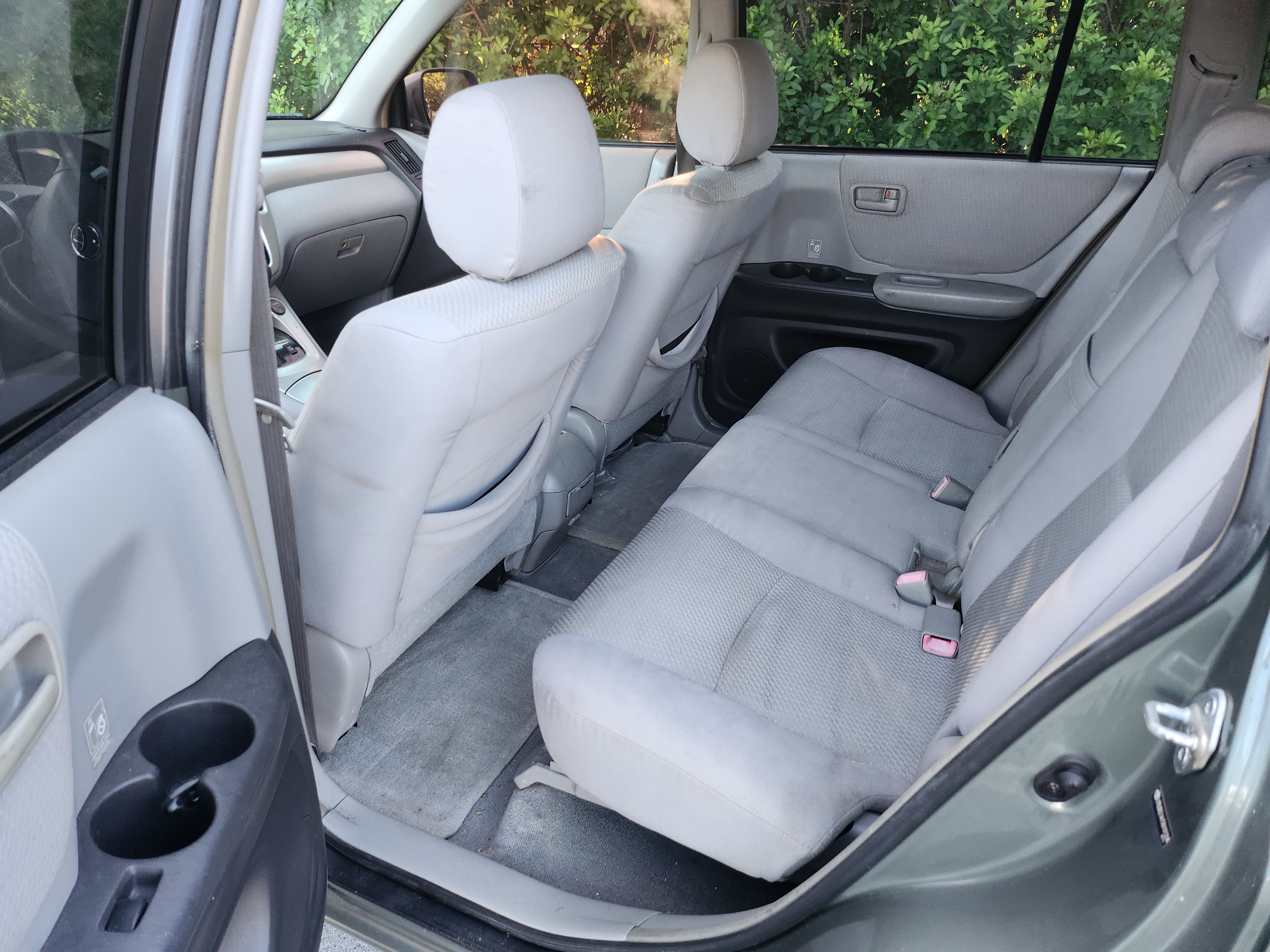 Used 2005 Toyota Highlander 2WD w/ Towing Prep Pkg image 9