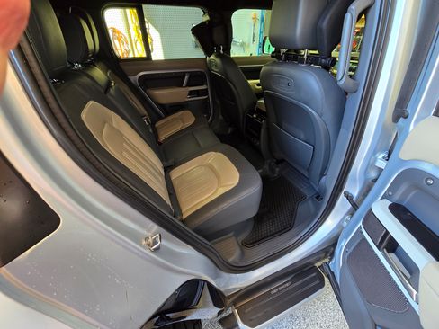 Used 2022 Land Rover Defender 110 X-Dynamic HSE image 15