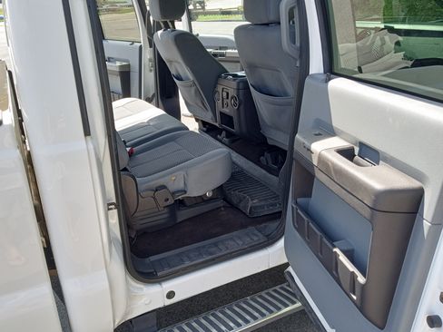 Used 2016 Ford F350 XLT w/ XLT Premium Package image 16