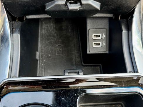 Used 2020 Ford Edge Titanium w/ Equipment Group 301A image 25