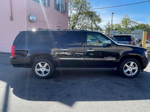 Used 2014 Chevrolet Suburban LTZ image 9