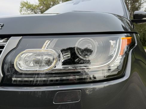 Used 2017 Land Rover Range Rover HSE image 10