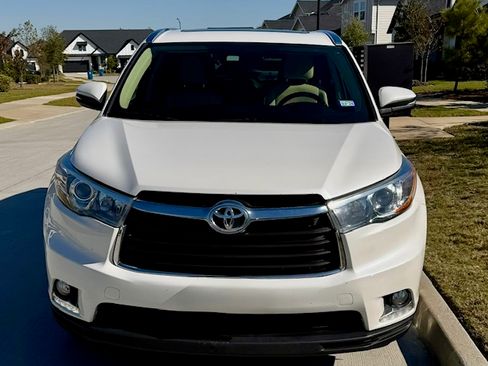 Used 2014 Toyota Highlander Limited image 2