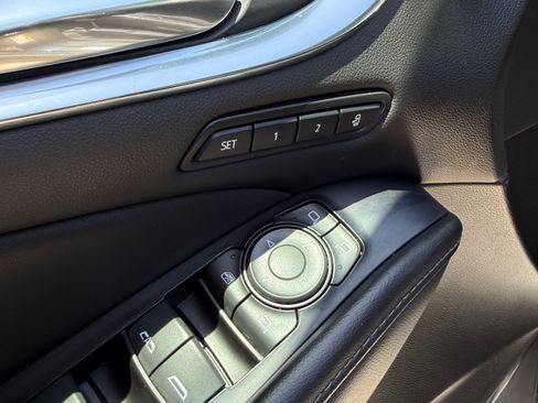 Used 2019 Buick Enclave Avenir w/ Avenir Technology Package AWD/4WD image 5
