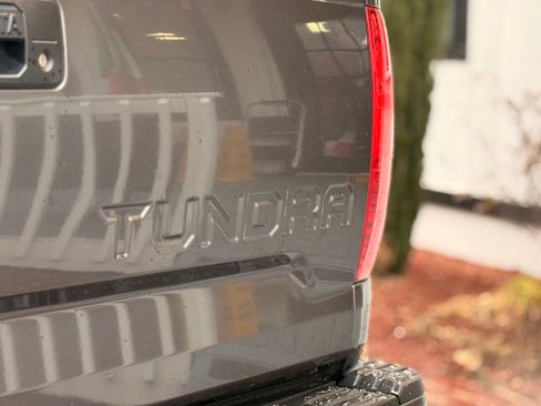 Used 2014 Toyota Tundra Platinum image 17
