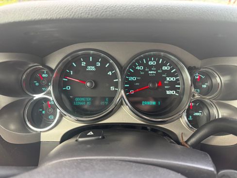 Used 2014 Chevrolet Silverado 2500 LT AWD/4WD image 10