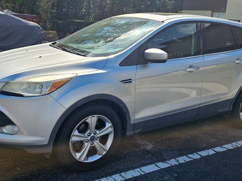 Used 2013 Ford Escape SE image 2