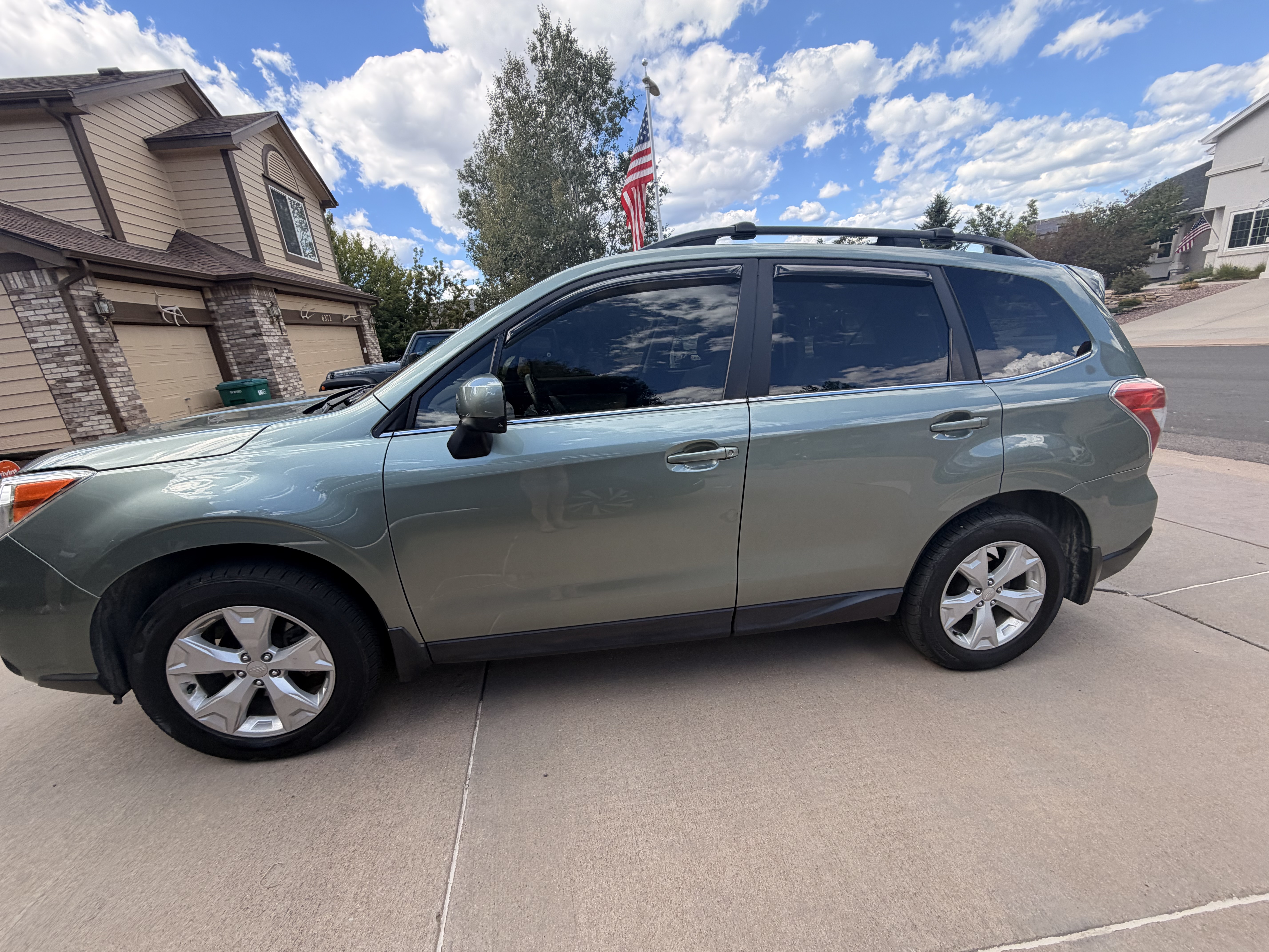 Used 2016 Subaru Forester 2.5i Limited AWD/4WD image 2
