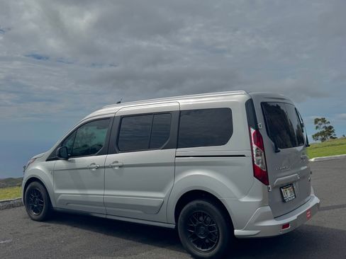 Used 2021 Ford Transit Connect XLT image 5