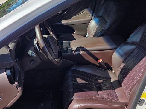 Used 2018 Lexus LS 500 w/ Luxury Package image 5