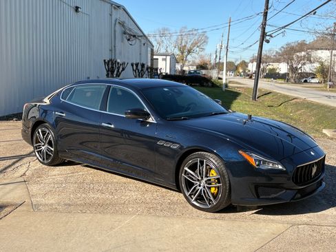 Used 2022 Maserati Quattroporte Modena image 5