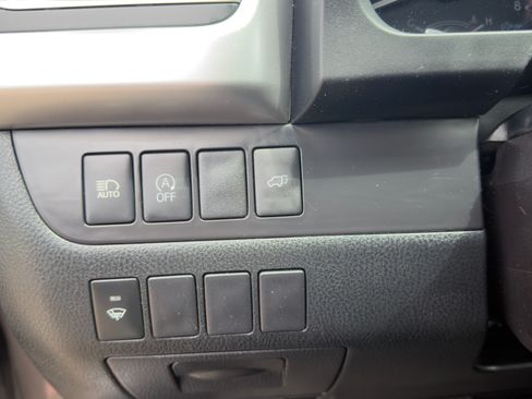 Used 2018 Toyota Highlander SE AWD/4WD image 18