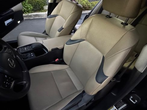 Used 2021 Lexus ES 300h w/ Premium Package image 24