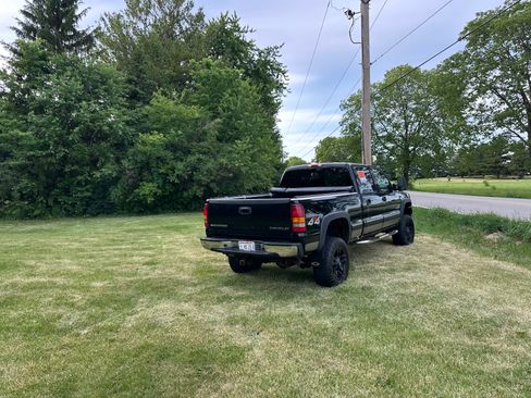 Used 2002 Chevrolet Silverado 2500 LT w/ Off-Road Skid Plate Pkg AWD/4WD image 4