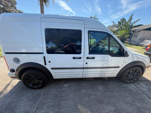 Used 2010 Ford Transit Connect XLT image 8