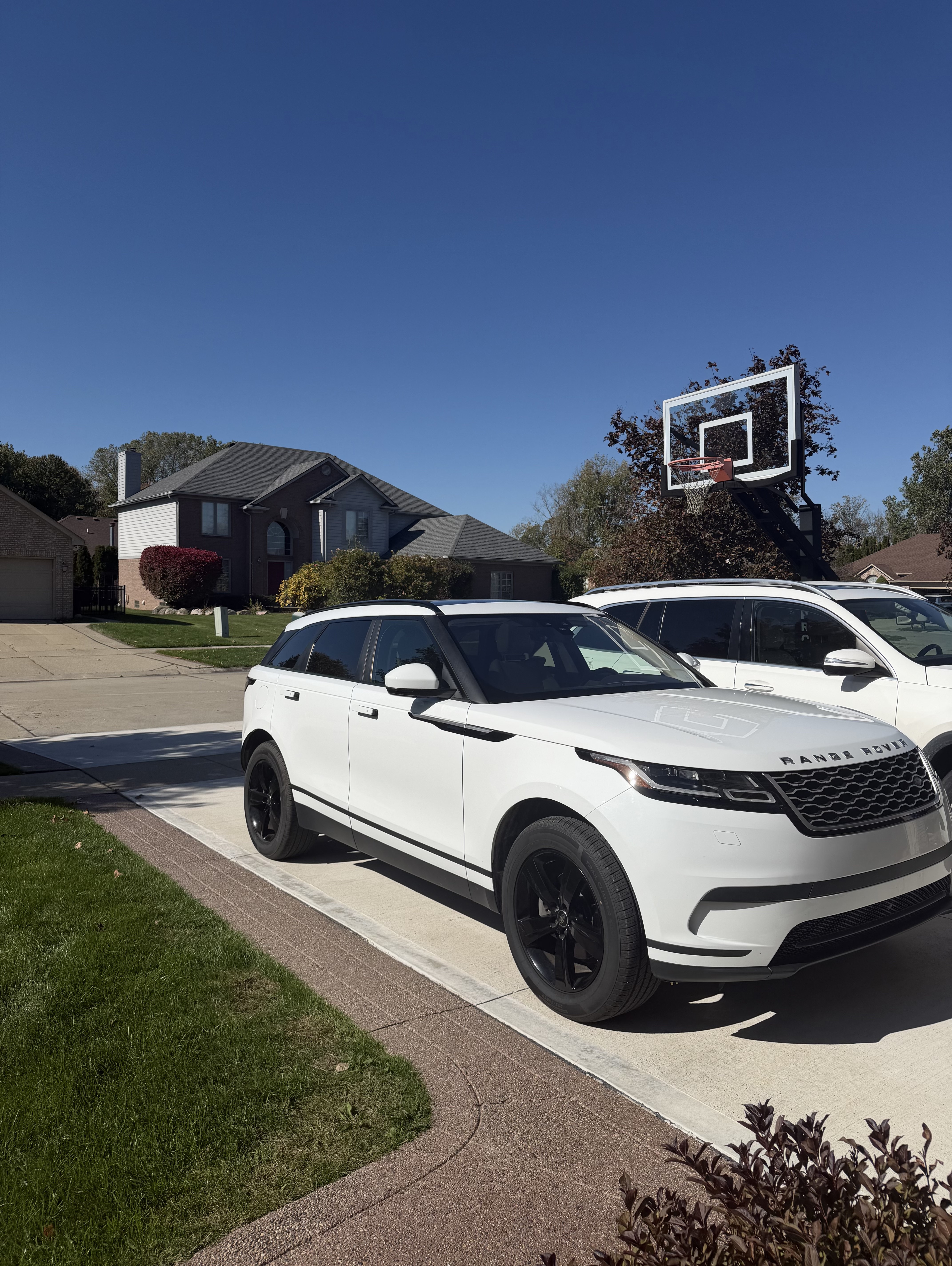 Used 2018 Land Rover Range Rover Velar S AWD/4WD image 1